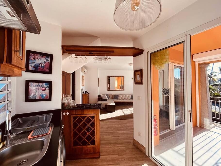 Scenic Riverfront 2 Bedroom Villa In Port Chambly Baie-du-Tombeau Ngoại thất bức ảnh
