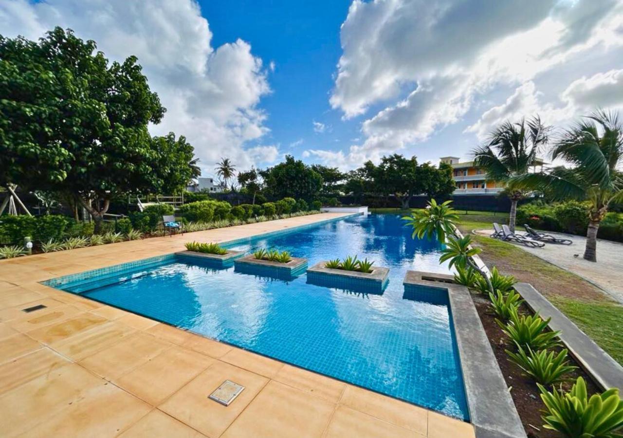 Scenic Riverfront 2 Bedroom Villa In Port Chambly Baie-du-Tombeau Ngoại thất bức ảnh
